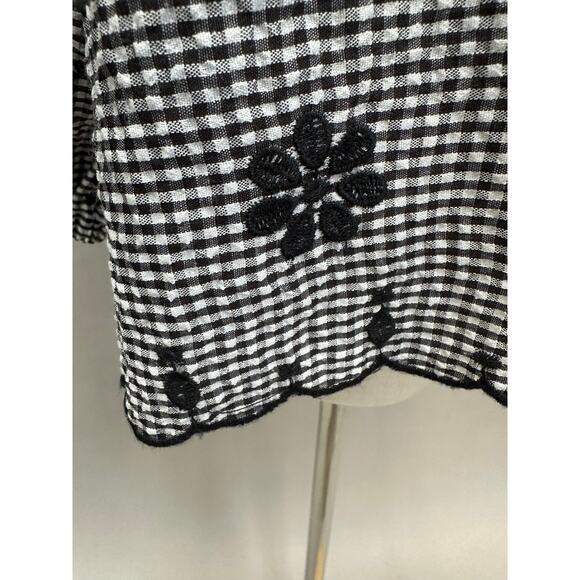 Entro gingham black & white embroidered tie front  top size small 3/4 sleeve - Picture 9 of 16